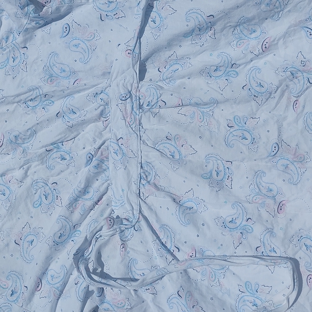 Robe‎ - Picture 6 of 6